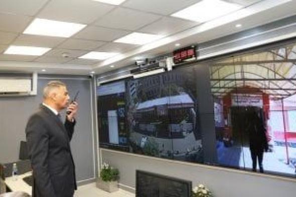 محافظ
أسوان
يتابع
الانتخابات
من
داخل
مركز
السيطرة