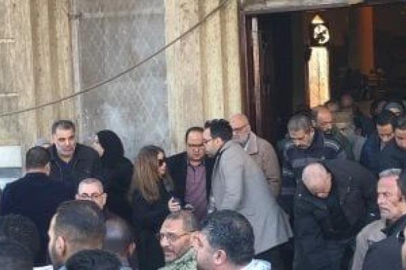 العشرات
يشيعون
جنازة
والد
الشاعر
عمرو
حسن
حما
الفنانة
غادة
رجب
بطنطا..
صور