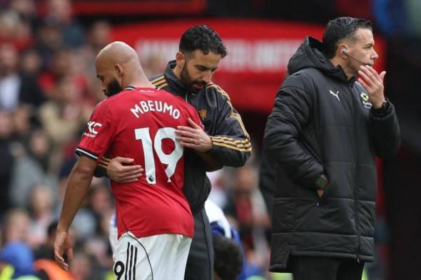 مدرب
مانشستر
يونايتد
يلمّح
لتناقض
أفكاره
مع
الإدارة