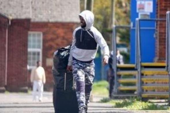 قانون
لجوء
الأجانب
يحدد
المفهوم
القانونى
للاجئ
وطالب
اللجوء