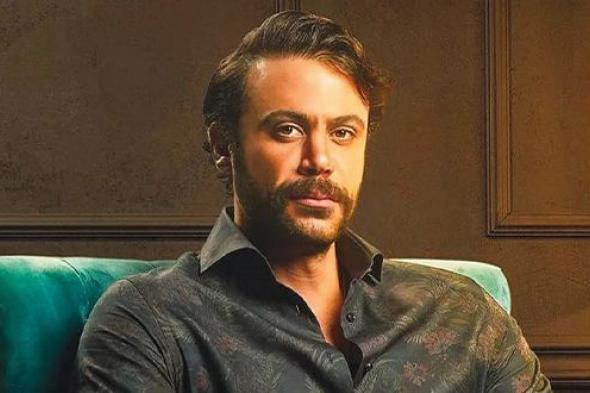 محمد
إمام
يحسم
جدل
الأعلى
أجرًا
برسائل
ساخرة
لمنافسيه