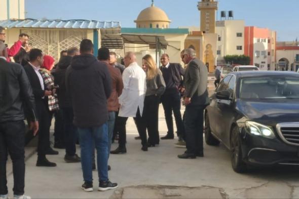 أنجلينا
      جولي
      تزور
      المصابين
      الفلسطينيين
      في
      مستشفى
      العريش
      العام