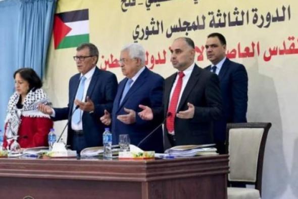 عودة
فخري
وفدوى
البرغوثي
وجمال
حويل
لثوري
"فتح"