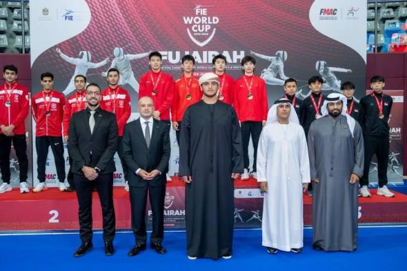 حمد
      بن
      محمد
      يشهد
      ختام
      بطولة
      كأس
      العالم
      للمبارزة