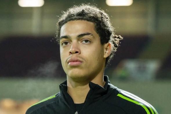 سيمينيو
      يصعد
      من
      القاع
      إلى
      القمة..مانشستر
      سيتي
      يكسب
      صفقة
      الموسم