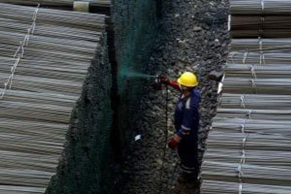 سعر
الحديد
اليوم
الأحد
4
-1-
2026..
بكم
حديد
المصريين؟