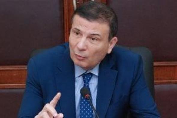 وزير
الزراعة
يحذر:
سنضرب
بيد
من
حديد
المتلاعبين
بالأسمدة