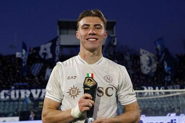 هويلند..
      من
      التهميش
      في
      مانشستر
      يونايتد
      إلى
      «روبوت»
      في
      نابولي