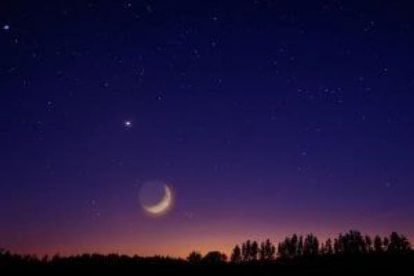 حالة
نادرة
للبرق
مع
حلقات
حمراء
ضخمة
تضىء
جبال
الألب