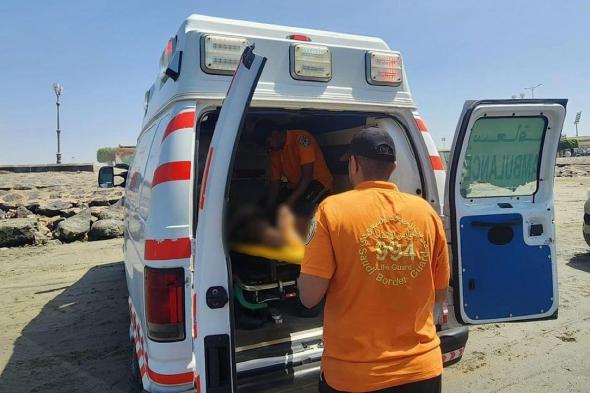 حرس
    الحدود
    بمكة
    ينقذ
    مواطنًا
    تعرّض
    لوعكة
    صحية
    في
    عرض
    البحر