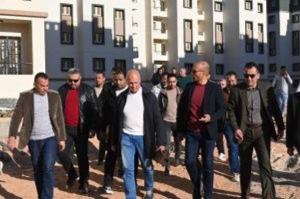 "مسئولو
الإسكان"
يتفقدون
المشروعات
الجارية
بحدائق
العاشر
من
رمضان
والعبور
الجديدة