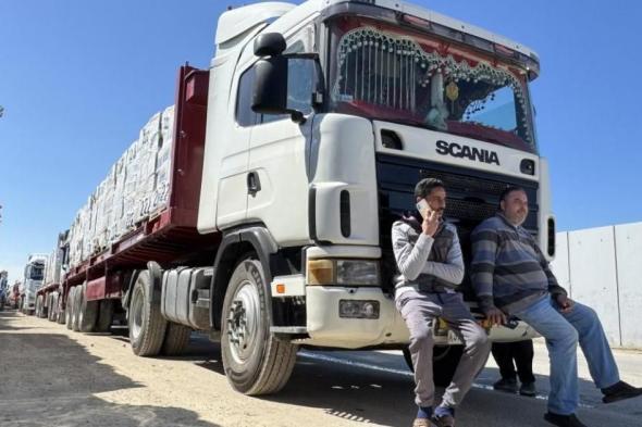 أبو
رمضان:
10
تجار
فقط
يتحكمون
في
توريد
السلع
لقطاع
غزة