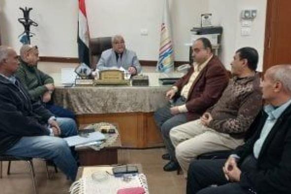 وكيل
تعليم
الأقصر
يناقش
استعدادات
الامتحان
العملي
لمادة
البرمجة
والذكاء
الاصطناعي