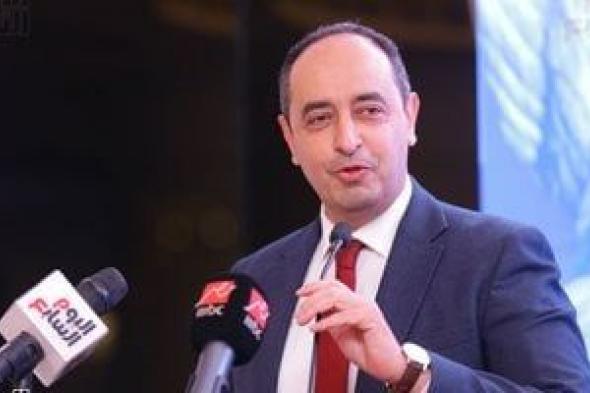 عمرو
عثمان:
تنفيذ
1264
فاعلية
بأندية
الوقاية
لرفع
الوعى
بخطورة
تعاطى
المخدرات