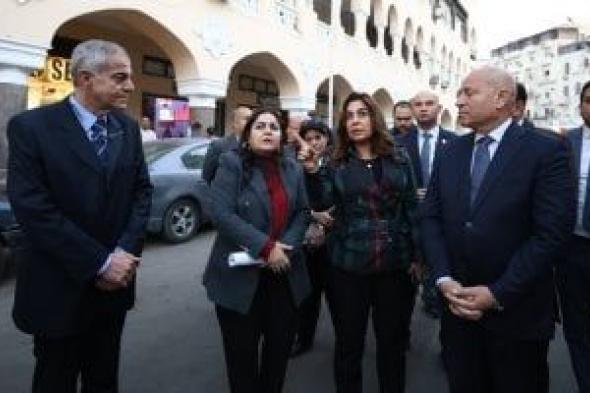 وزيرة
التنمية
المحلية
ومحافظ
القاهرة
يتفقدان
أعمال
تطوير
شارع
إبراهيم
بالكوربة