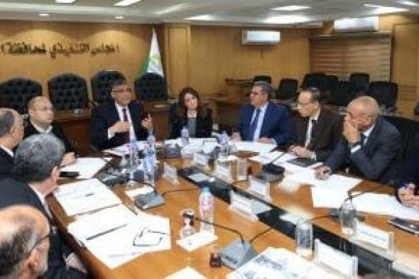 محافظ
الجيزة:
غير
مسموح
بإعلانات
تحجب
الرؤية
البصرية
لمسارات
المحاور
المرورية