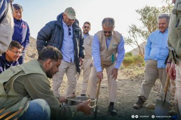 «المساحة
    الجيولوجية»
    تنهي
    أعمال
    جمع
    عينات
    مركزات
    المعادن
    الثقيلة
    لمشروع
    المسح
    الجيوكيميائي
    عالي
    الدقة
    للدرع
    العربي