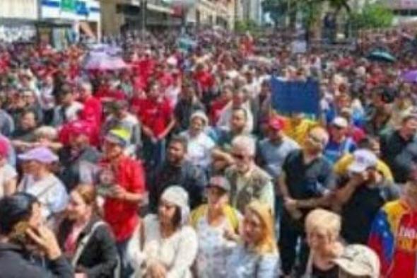 احتجاجات حاشدة في فنزويلا تطالب بعودة مادورو واحترام السيادة الوطنية.. فيديو