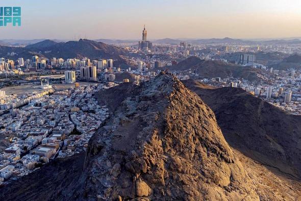 جبل
    حراء..
    شاهدُ
    البدايات
    ومَعلمٌ
    خالد
    في
    ذاكرة
    مكة
    المكرمة