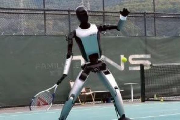 Walker
S2
روبوت
بشرى
يلعب
التنس
كالمحترفين..
تعرف
عليه