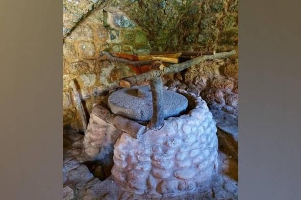 ترميم
      سقف
      أقدم
      «طاحونة
      مائية»
      في
      الأردن