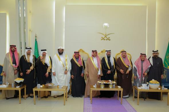 بحضور
وتشريف
سعود
بن
هذلول..
المحامي
علي
العنزي
يقيم
حفلًا
بمناسبة
حصوله
على
الماجستير
بامتياز