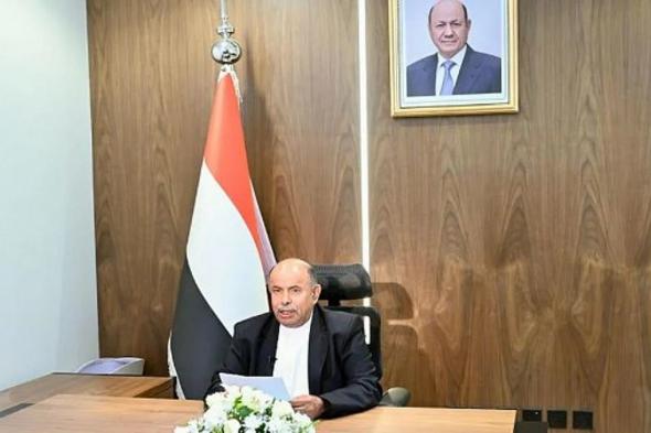 محافظ
    حضرموت:
    سيتم
    محاكمة
    كل
    من
    يثبت
    ارتكابه
    أي
    جريمة