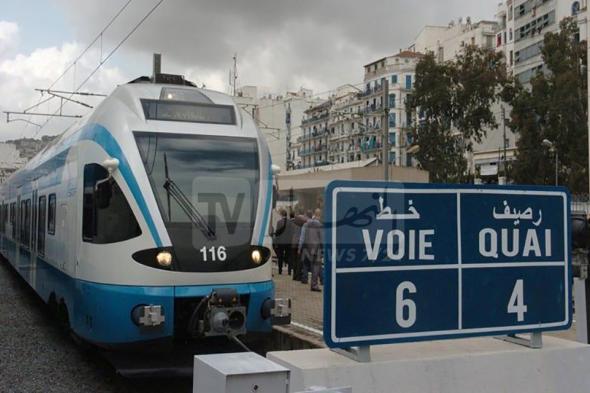 هذه
مواقيت
سير
القطارات
على
خط
"الجزائر
-
وهران
-
الجزائر"