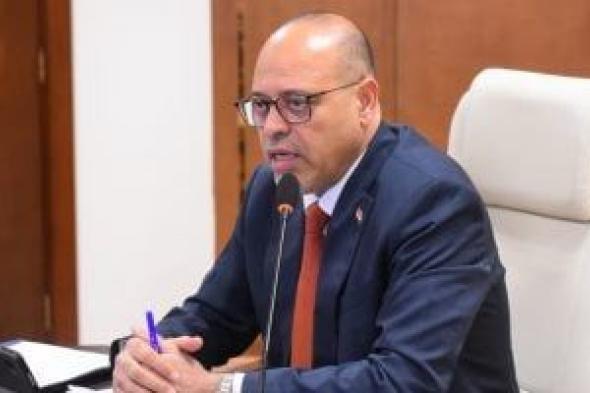 وزير
العمل:
7293
فرصة
عمل
جديدة
في
65
شركة
بـ12
محافظة..
والتقديم
خلال
يناير