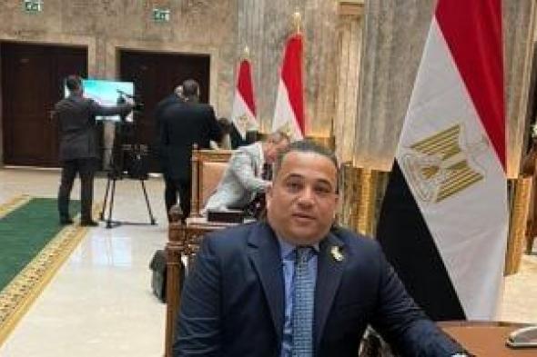 النائب
هانى
شحاتة
بعد
استلام
كارنيه
العضوية:
مجلس
النواب
سينحاز
للمواطن