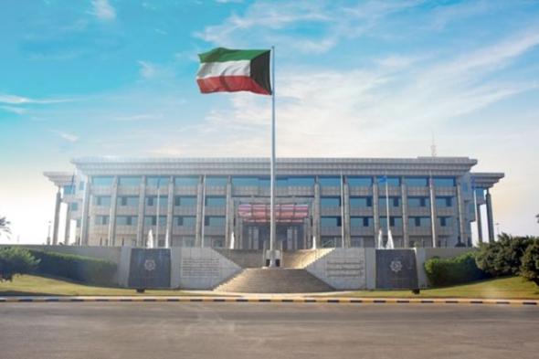 «الداخلية»:
      لا
      إعفاء
      من
      رسوم
      الإقامة
      والإعفاء
      يقتصر
      على
      التأمين
      الصحي