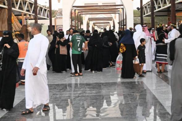 بمشاركة
    الأهالي
    والزوار..
    أجواء
    الفرح
    تُزيّن
    فعاليات
    مهرجان
    جازان
    2026