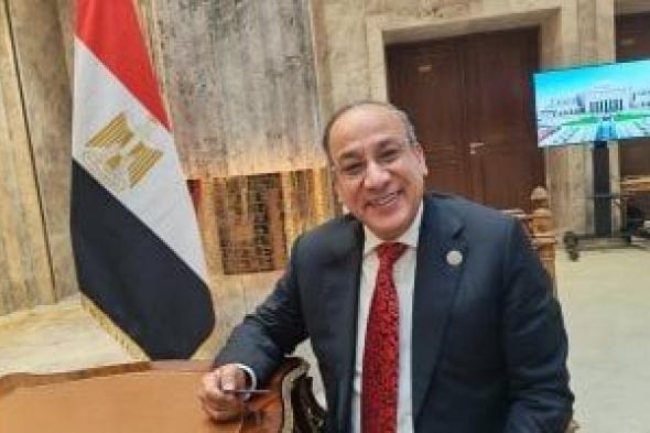 النائب
طارق
المحمدى
عقب
استلام
كارنيه
العضوية:
الصحة
والتعليم
ضمن
أولويات
عملى