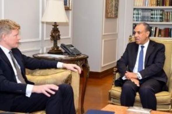 وزير
الخارجية
يؤكد
للمبعوث
الأممى
الخاص
إلى
اليمن
ضرورة
تثبيت
التهدئة
وخفض
التصعيد