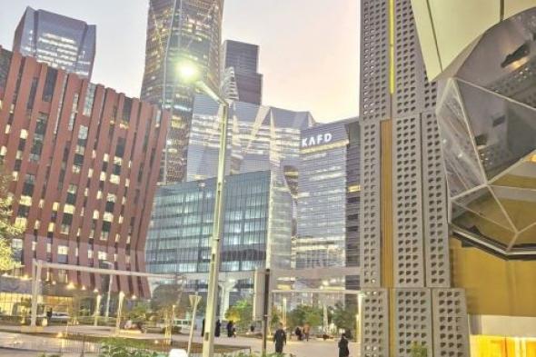 الرياض
      تعيش
      عصر
      التغيير
      في
      سباق
      يضاهي
      سرعة
      قطار
      يلف
      المدينة