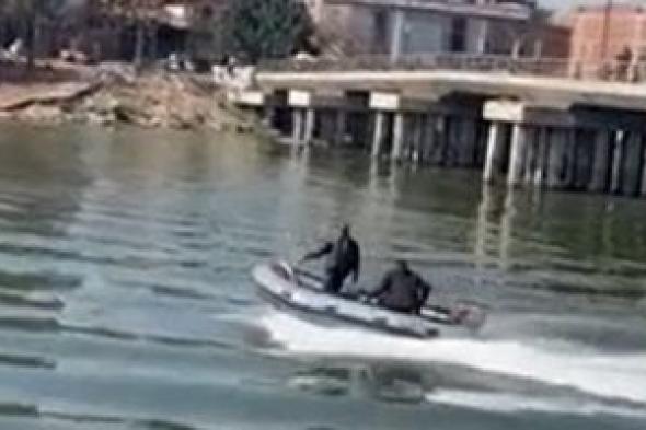 انتشال
سيارة
ميكروباص
سقطت
فى
ترعة
بقنا
دون
إصابات