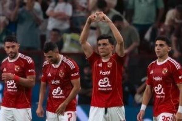 بن
شرقي
يبدأ
البرنامج
التأهيلي
في
الأهلي
بعد
التئام
التمزق