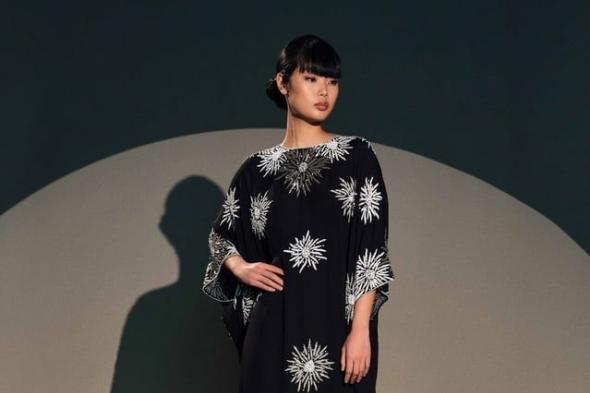 العبايات الفاخرة: أناقة عربية بلمسات عصرية راقية