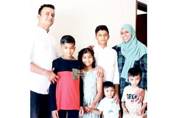 حادث
      الشهامة..
      أسرة
      هندية
      تفجع
      بـ4
      أطفال
      وعاملتها
      المنزلية