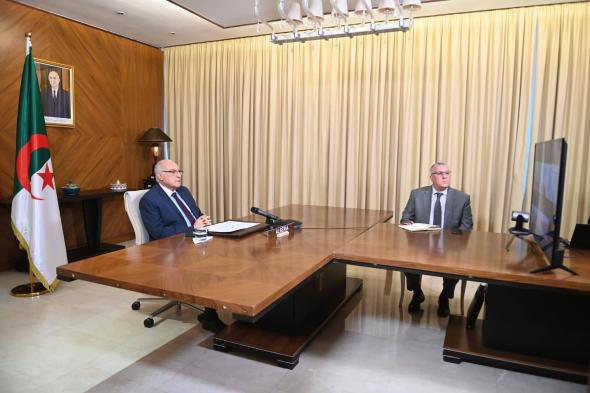 عطاف
يدين
اعتراف
الاحتلال
الإسرائيلي
بـ
"أرض
الصومال"
ويؤكد
دعم
الجزائر
لوحدة
الصومال