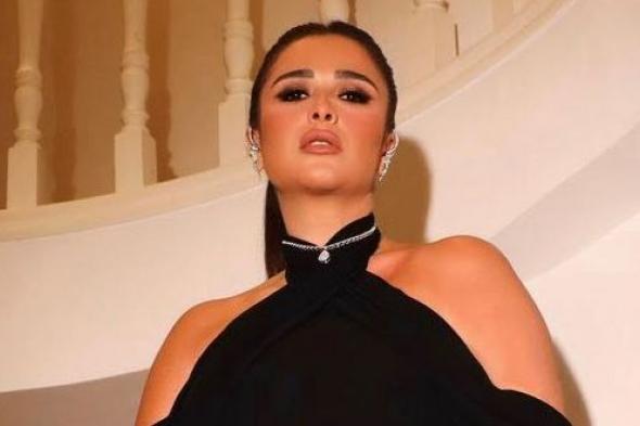 ياسمين
عبد
العزيز
تعود
للتعاون
مع
شقيقها
بعد
انتهاء
أزمتهما