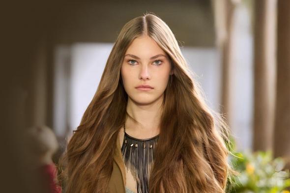 كيف
تجعلين
رائحة
شعرك
فواحة
وجميلة
بلمسات
أنثوية
تمنحك
انتعاشاً
يدوم؟