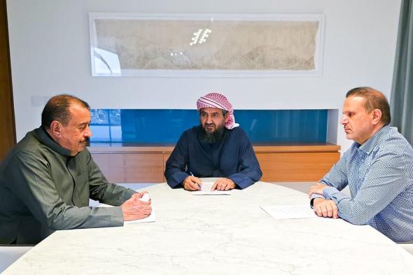 نواب
    رئيس
    «الانتقالي»
    يبحثون
    استعدادات
    انعقاد
    مؤتمر
    المكونات
    الجنوبية
    في
    الرياض