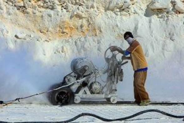 13
حالة
بقانون
الثروة
المعدنية
تلغى
ترخيص
البحث
أو
استغلال
المناجم
و
المحاجر