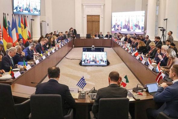 مـيـرتـس يخـفـق في إعادة ألمانيا إلى مركز القوة الأوروبية