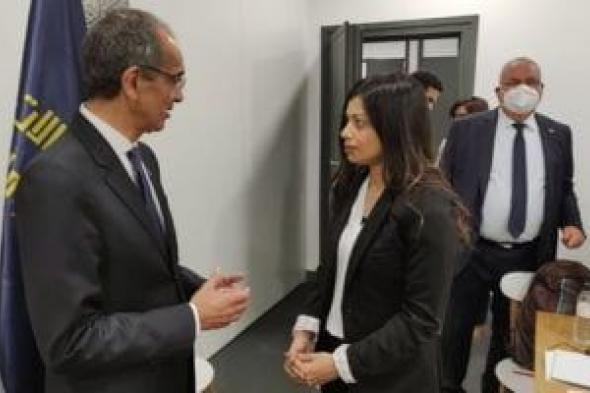 ربط
أكثر
من
1000
قرية
بكابلات
الألياف
الضوئية
لخدمة
4.5
مليون
منزل