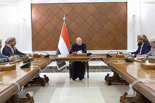 اليمن..
    تعيين
    محافظ
    لعدن
    وقيادات
    عسكرية
    بحضرموت
     