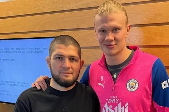 رسالة
      تحفيزية
      من
      مشجع
      في
      صورة
      هالاند
      وحبيب