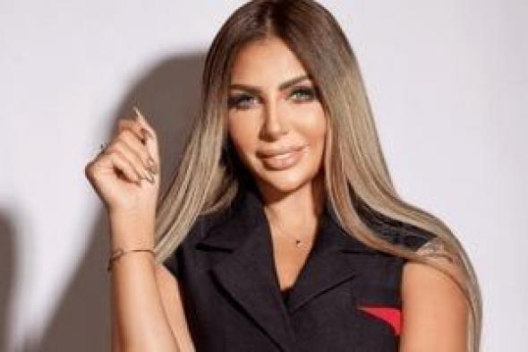 بدء
جلسة
محاكمة
سارة
خليفة
و27
آخرين
فى
قضية
المخدرات
الكبرى