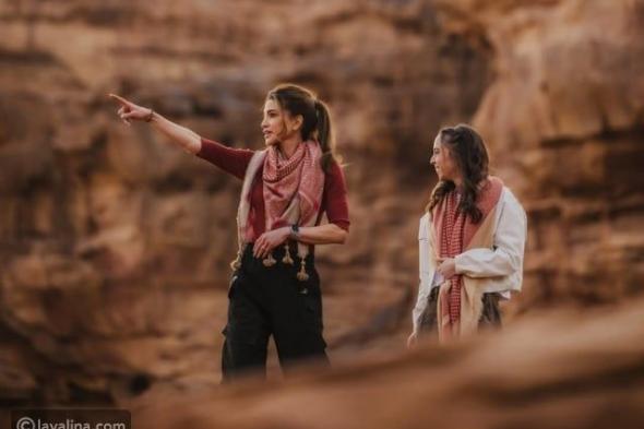 جولة سياحية للملكة رانيا والأميرة سلمى في وادي رم (صور)